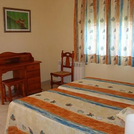 - 4 Bedrooms With Pool, Wifi And Sea Views Young People Group Not Allowed - 07933