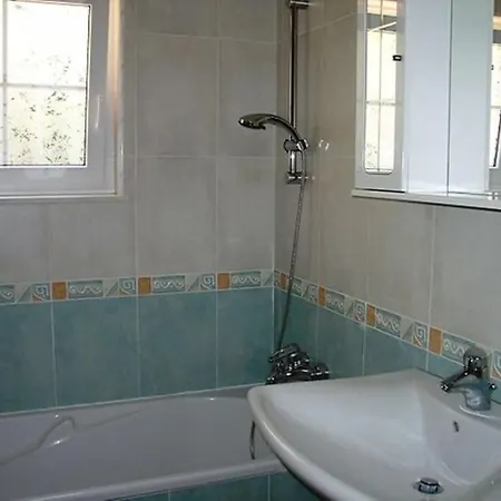 فيلة - 4 Bedrooms With Pool, Wifi And Sea Views Young People Group Not Allowed - 07933