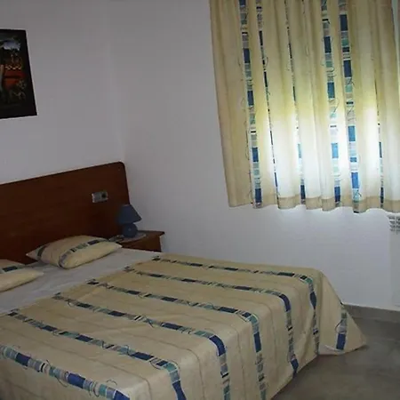 Villa - 4 Bedrooms With Pool, Wifi And Sea Views Young People Group Not Allowed - 07933